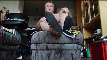 Volles Kondom und Birkenstocks ** SPERMA Fun 1 **