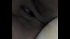 Estela Coroa de BH masturbando e esguichando de prazer