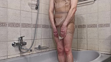 Influence of wet GERBE pantyhose to a simple desire to take a shower