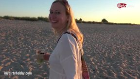 Hot public blowjob on the beach