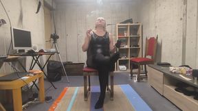 Elegant Smoking In Pantyhose