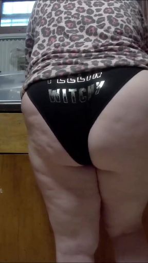 Big Butt Milf in Panty Washing Dishes   Clip 2