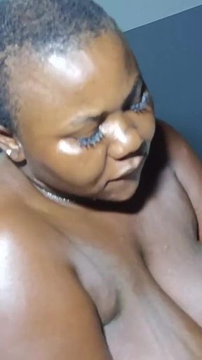 My Neighbor Brings in Her Phat Ass and Let Me Fuck Her