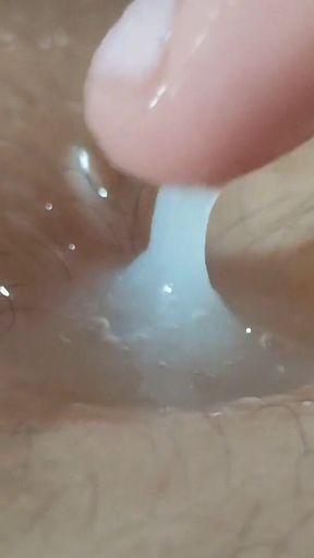 Deep Navel Turns Into a Reservoir of Cum.