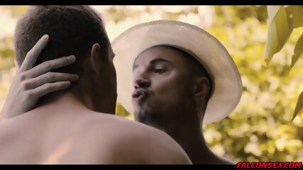 Skyy Knox fucked Benjamin Blue beside the pool