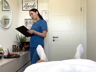 This chab Came Twice On The Massage Table - Tugjob & Oral sex