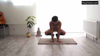 Sima Strekoza is a very talented naked gymnast