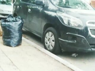 Paseo desnuda en el barrio exhibicionista sin pantis de compras falda PARTE 1