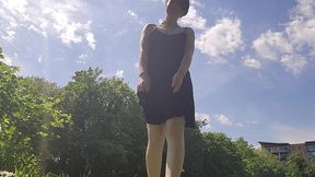enjoying this glorious sunny weather and the breeze on my cunt ️?