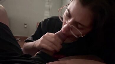 Wet hungry mouth takes him deep while they cream her throat