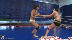 Lexi Ward and Selina duke it out in the ring