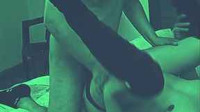 Travesti femenina y provocadora, dej&aacute_ndose dominar en una noche de deseo sin l&iacute_mites