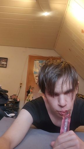 Femboy ballerina is looking for someone to train