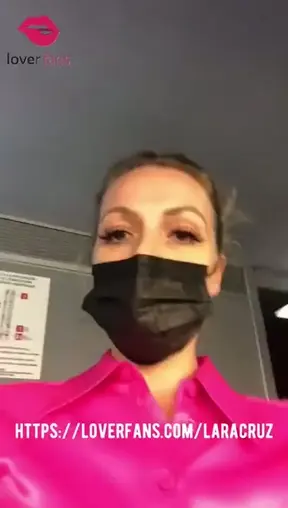 @laracruz en 8tv hoy 23:30 entrevista y show en directo podreis una gran oportunidad para entrar en su canal y conectarte al directo
