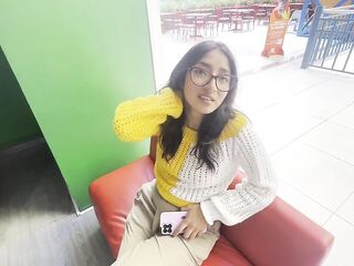 Juegos Calientes con desconocida CULONA en el auto