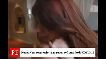 Neta se emociona ao rever av&ocirc_ curado da covid-19