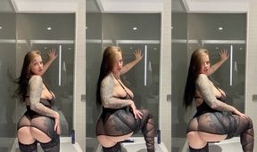 I know where my curves begin and where fun could start ????