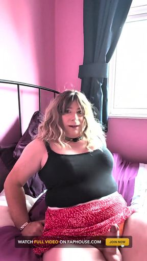 Naked Nikki Shoots Her Cum!