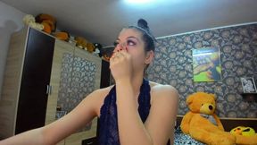 vibe me 25 and u join in my show and there u can see anal, dp, deepthroat, cum creamy, squirt depends how naughty u can be :*