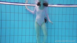 Czech teen Roxalana's swimming talent shines brightly