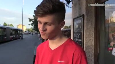Czech twink agrees to give a handjob for some cash