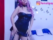 Hermosa Otaku utiliza sus nuevos juguetes de navidad