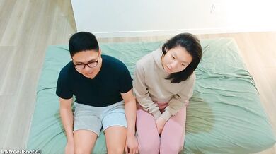 18not20 The First Time We Met - Tiny Chinese Girl Matches With An Old Filipino Man From A Dating App