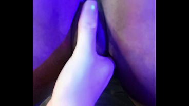 La MORENA de PRIMER SEMESTRE me ense&ntilde_&oacute_ su VAGINA ROSADITA y pidi&oacute_ que solo le metiera la puntica. SE LA CLAV&Eacute_ TODA