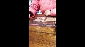 Encuentro a una venezolana fuera del mall y le ofrezco un poco de KFC y ella accede a follar conmigo