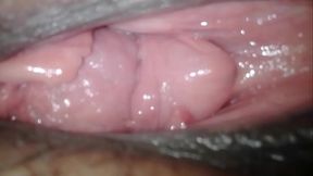 Mary esposa cadelona chupando marido, se arreganhando e esguichando leite das tetas