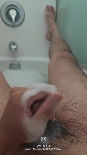 Full hard masturbation in the tub