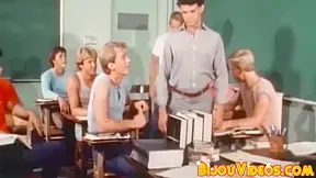 Vintage Gay Studs Knocking Off Without Condoms Until Hot Sperm Erupts