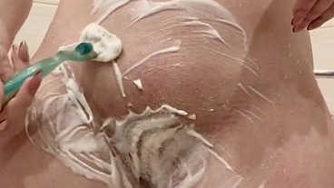 Je m'épile dans ma douche
