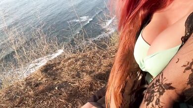 Italian Tetona Tettona Tetas Grandes MILF Flashes Outdoors Public Solo Shock