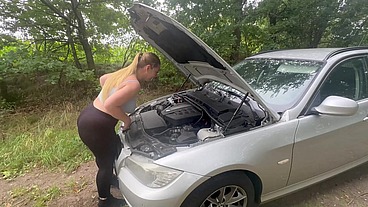 Car breakdown! Help and fuck me!!