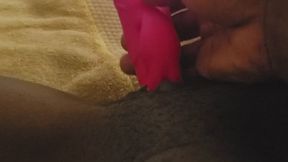 Dildo fucking till she squirts