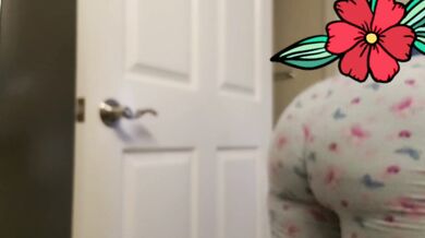 Chubby Ebony Teen In Tight Clothes Gets A Wedgie While Her Belly Piercing Gleams