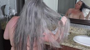 Phoenix Stacy Brushing Her Long Hair While Naked 720p MP4