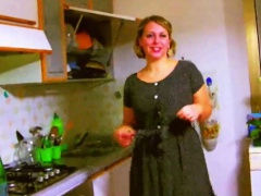 Retro Italian Housewife Kitchen Blowjob
