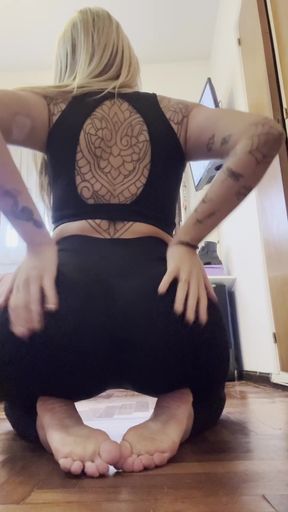 Busty couch invasion by a naughty flower girl