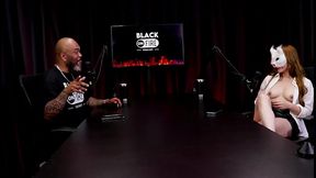 Contou o que a faz gozar, sente tes&atilde_o por tarados que encoxam mulheres no &ocirc_nibus, e o parafilia... - Victoria Rubro (WATCH ON: SHEER/RED)