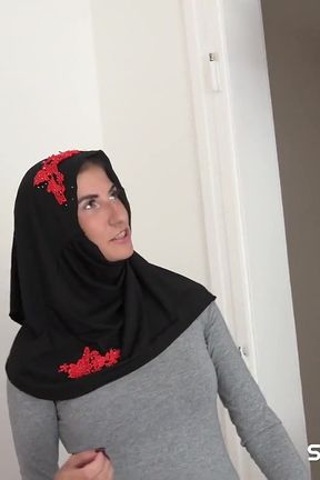 Aria Rossi Wants to Live in Prague