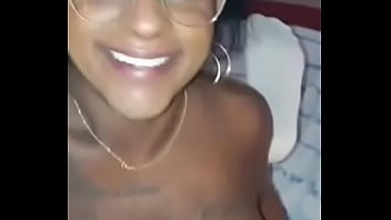 Renata Barbosa insaci&aacute_vel metendo sem d&oacute_  deixou a bunda marcada e o cu arrombado....Delicia..