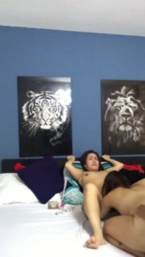 sex with my friends they get horny and lick my pussy.