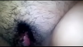 Toda mojada toc&aacute_ndose