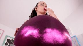 Ama Rio: Seduced Into Vore - Full Size Sensual Vore - MP4 4k