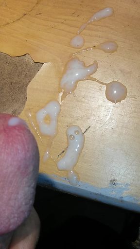 Cumming a Huge Load Onto My Desks Top