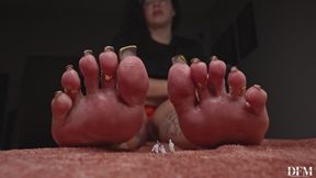 Rav the Latina Giantess smashes mini