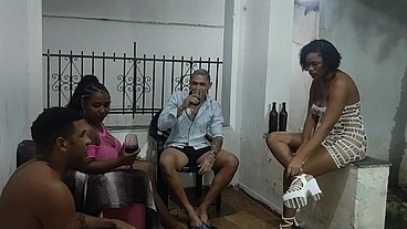ORGIA NA FESTINHA DO LEO OGRO