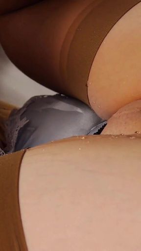 Stocking Self-pissing - Custom Video